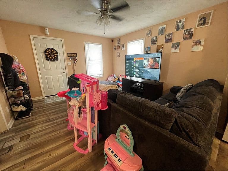 Listing photo 5