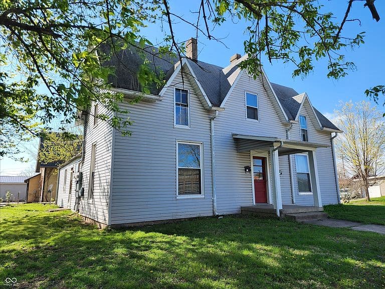 Listing photo 2