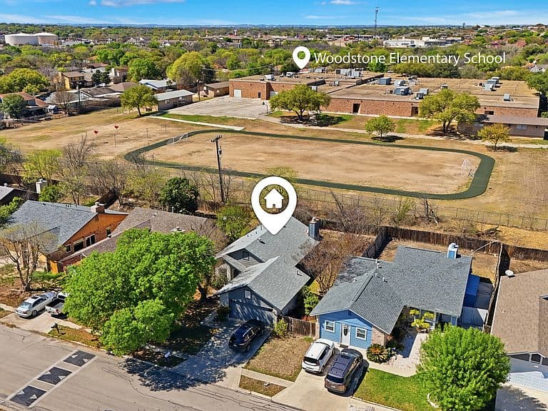 Listing photo 3