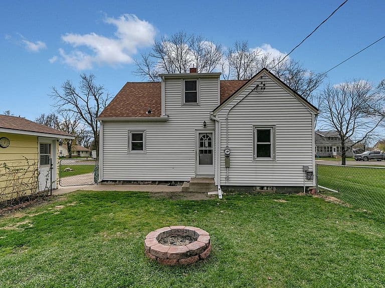 Listing photo 4