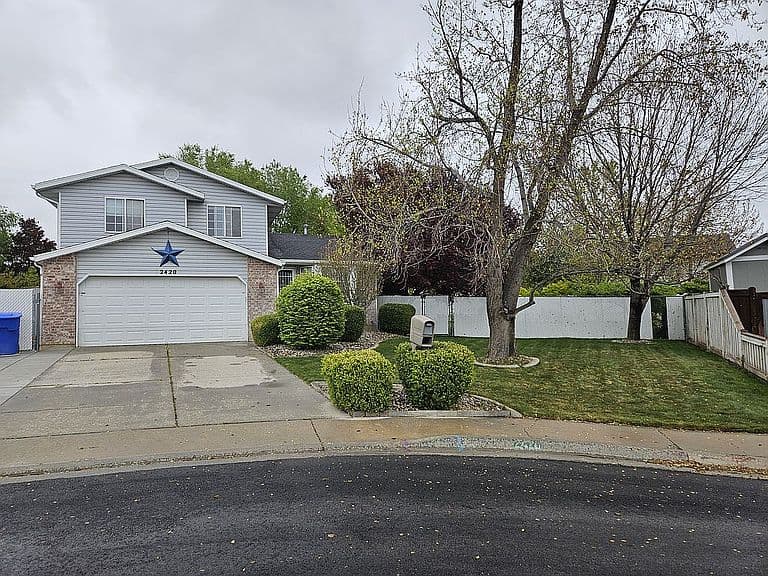 Listing photo 2