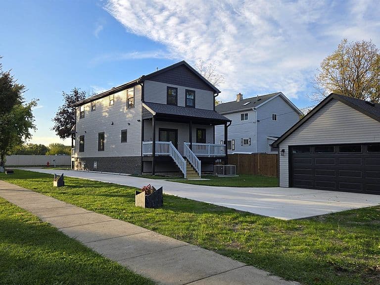Listing photo 4