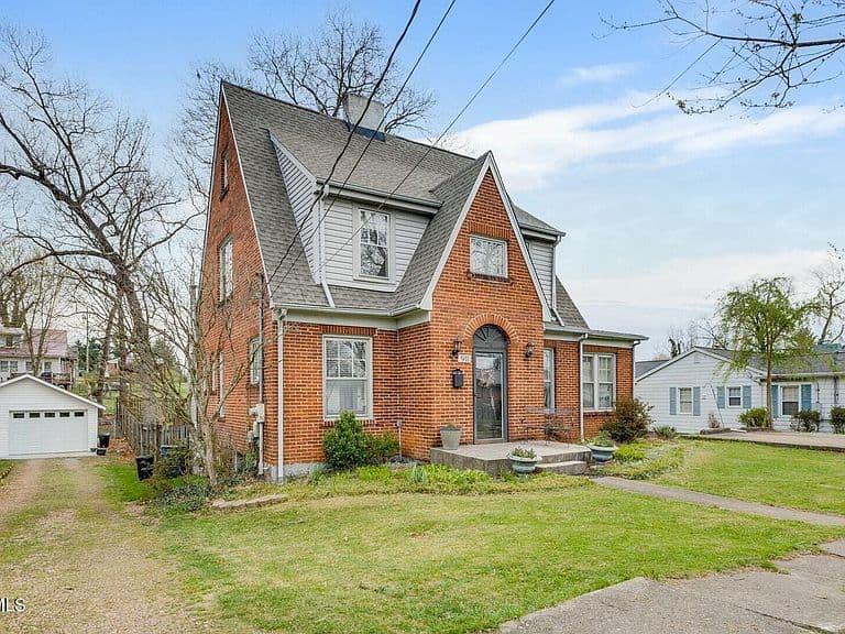 Listing photo 2