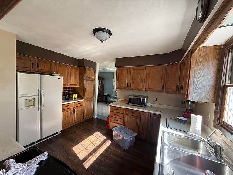 Listing photo 5