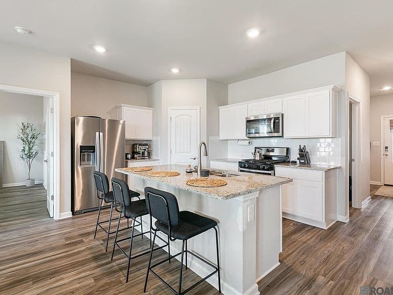 Listing photo 5
