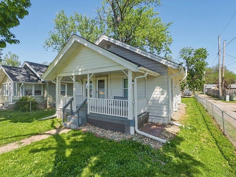 Listing photo 3