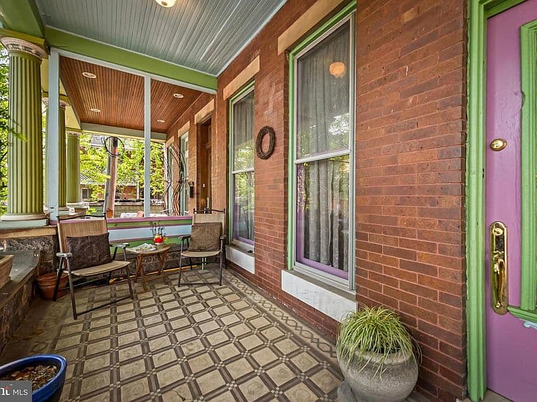 Listing photo 4