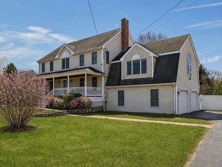 Listing photo 3