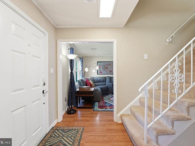 Listing photo 5