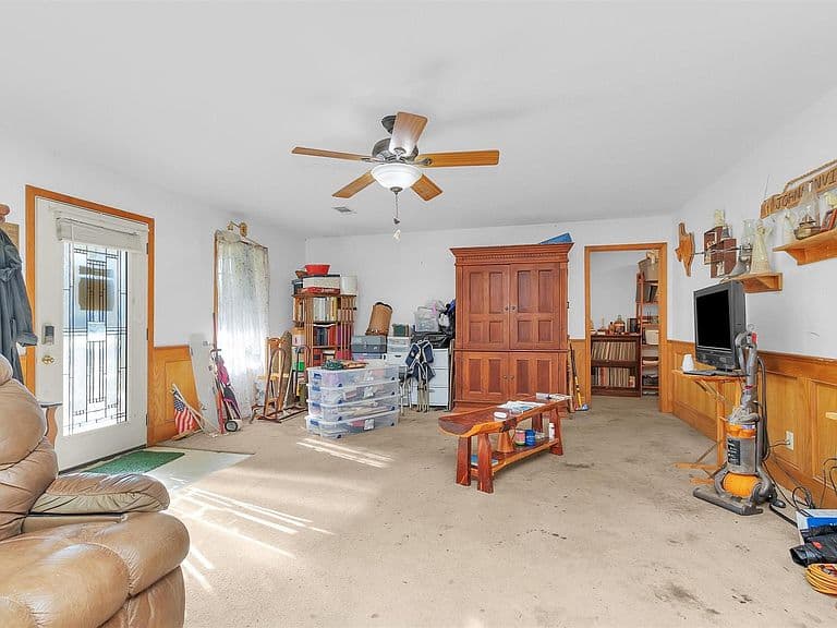 Listing photo 5