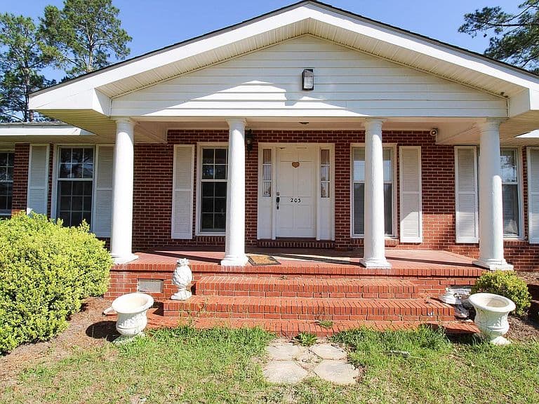 Listing photo 4