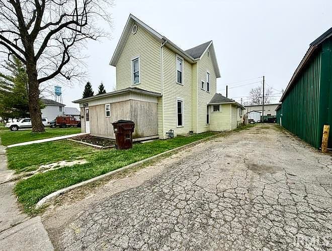 Listing photo 2