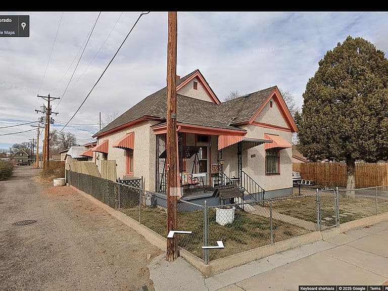 Listing photo 2