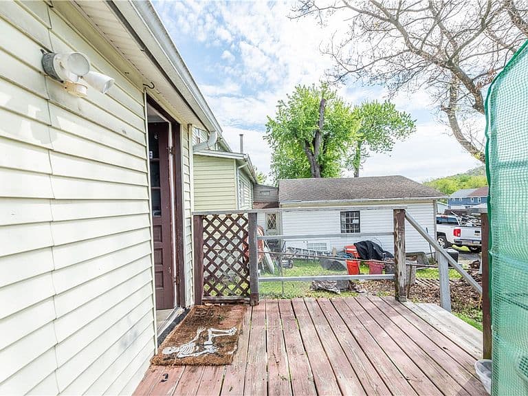 Listing photo 4