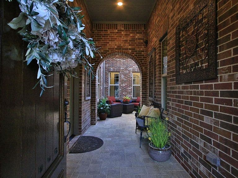 Listing photo 5