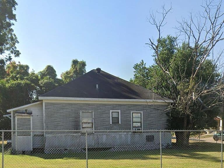 Listing photo 5