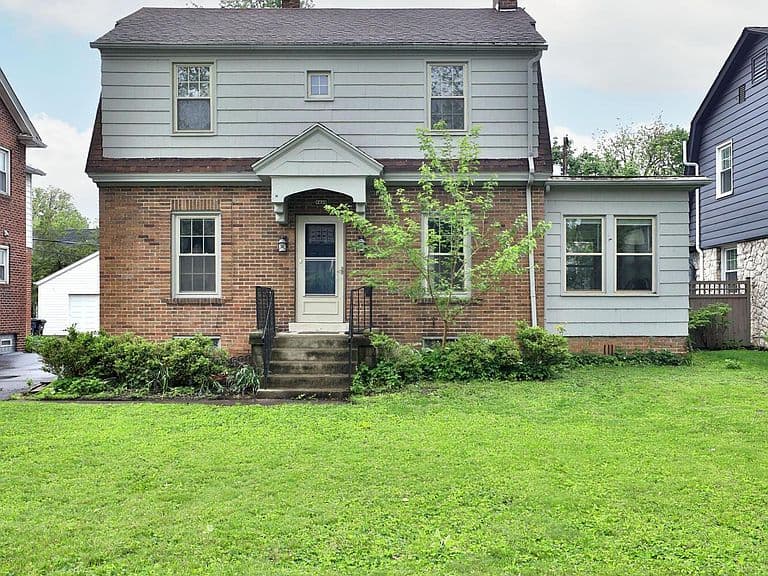 Listing photo 3