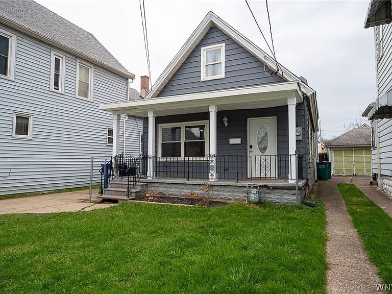 Listing photo 3