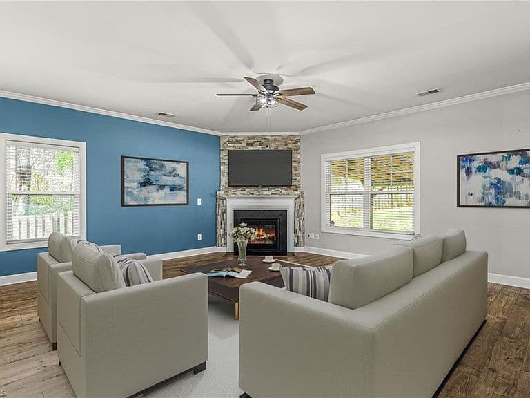 Listing photo 5