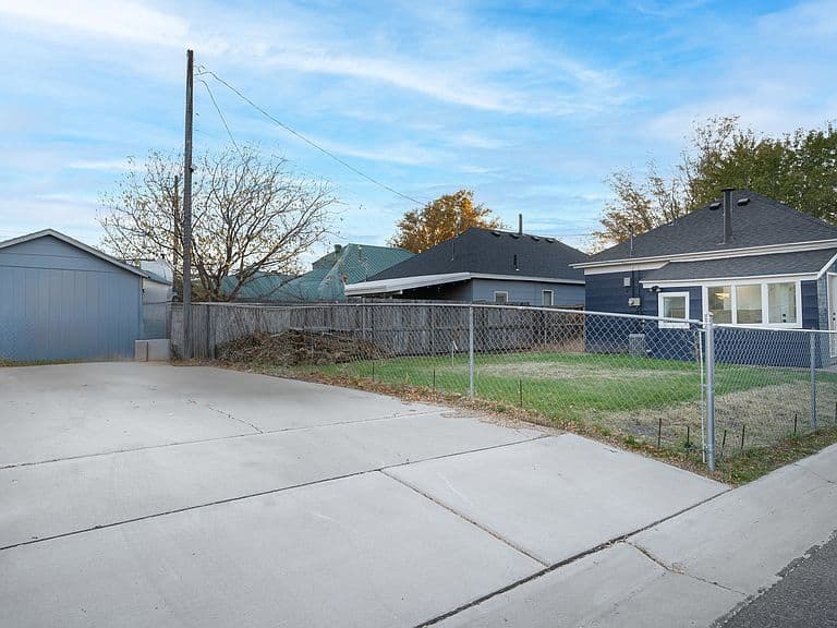 Listing photo 4