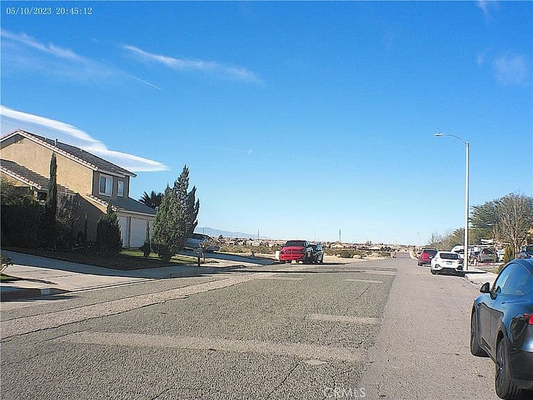 Listing photo 3