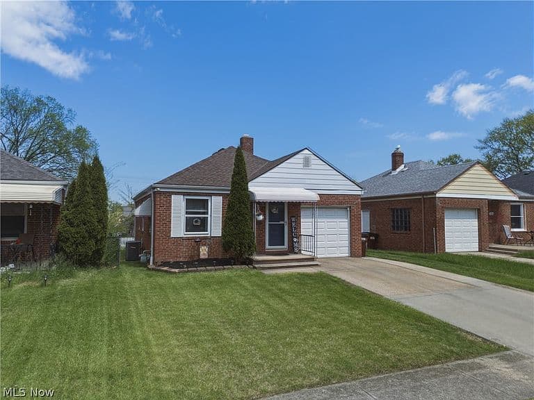 Listing photo 3
