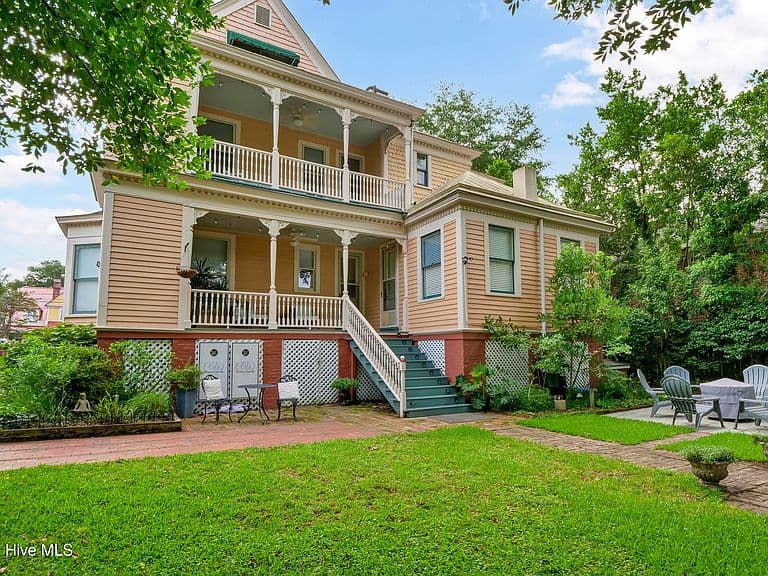 Listing photo 4
