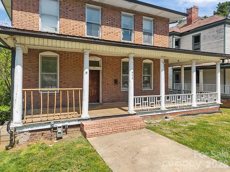 Listing photo 4
