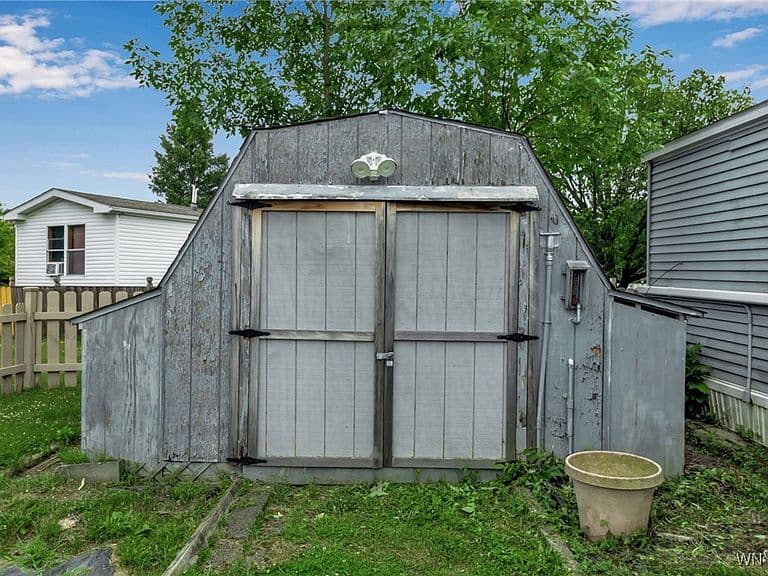 Listing photo 4