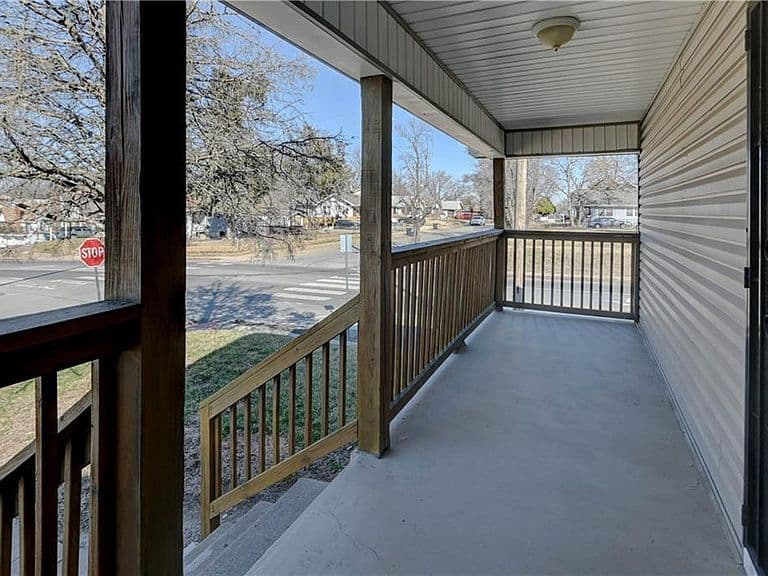 Listing photo 5