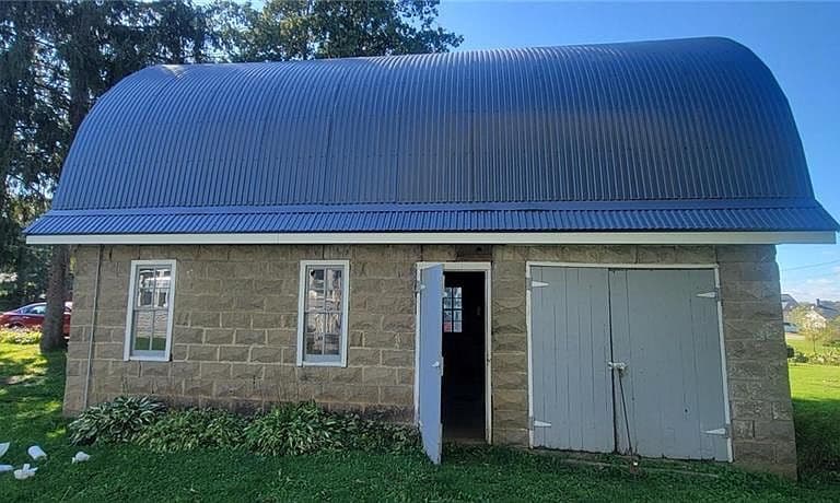 Listing photo 5