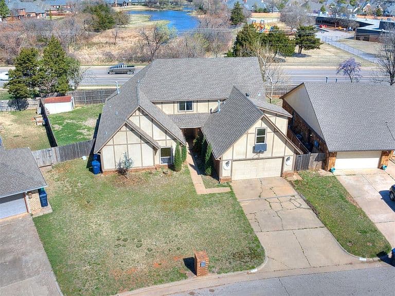 Listing photo 2