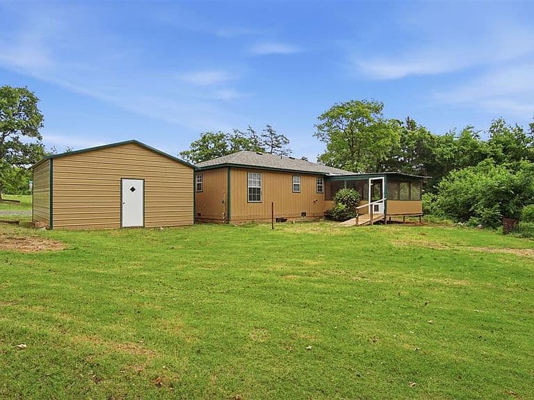 Listing photo 5