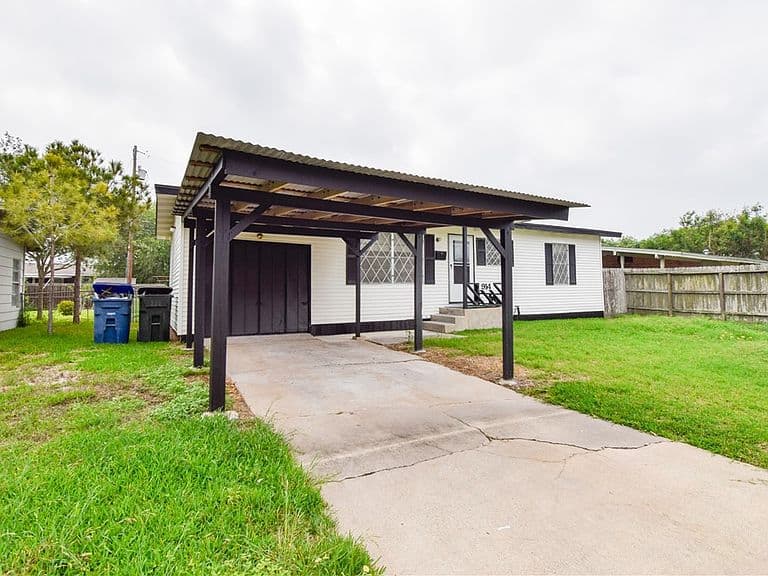 Listing photo 4