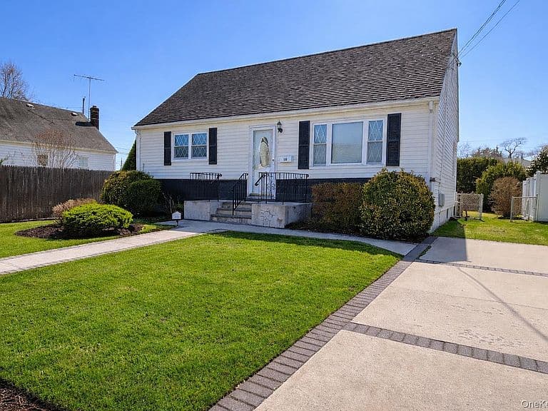 Listing photo 2