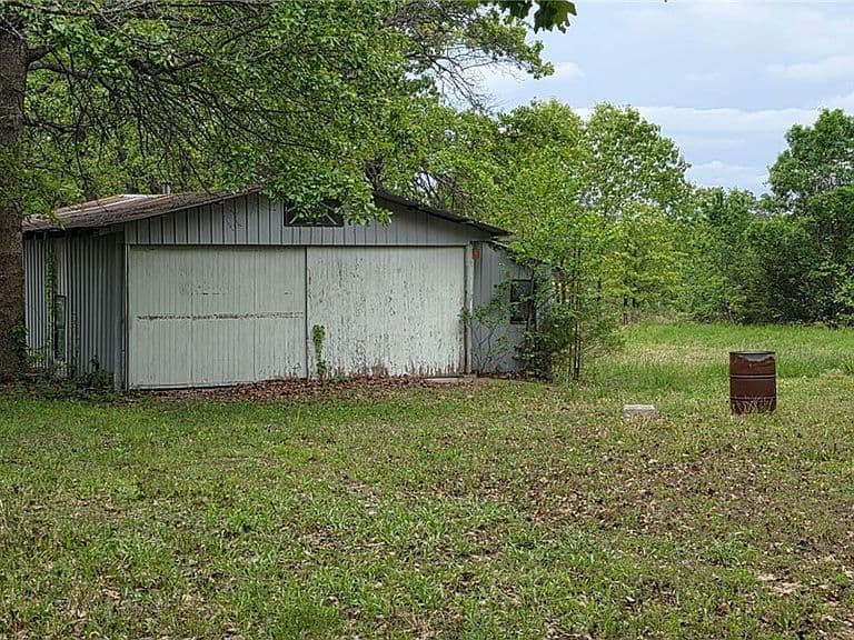 Listing photo 4