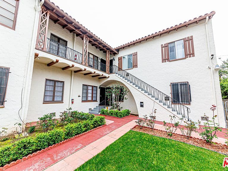 Listing photo 5