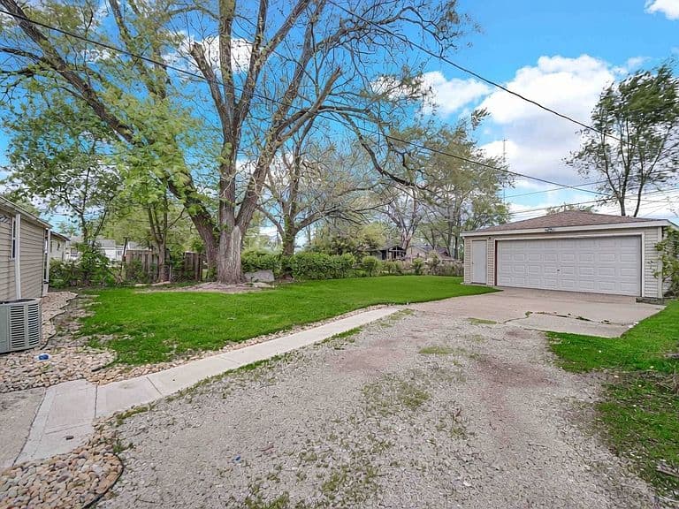 Listing photo 4