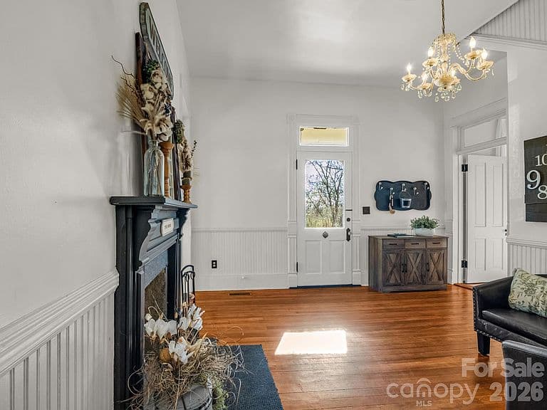 Listing photo 4