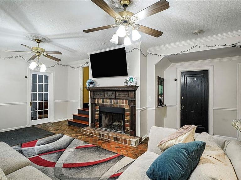 Listing photo 4
