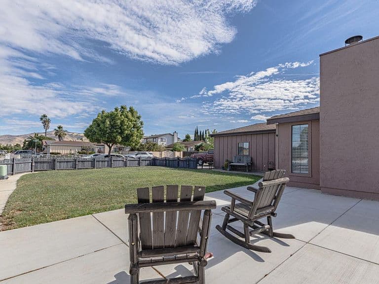 Listing photo 4