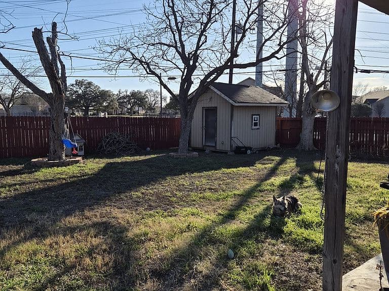 Listing photo 4