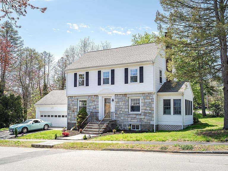 Listing photo 2