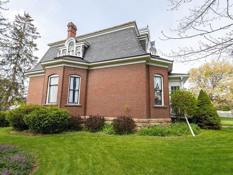 Listing photo 5