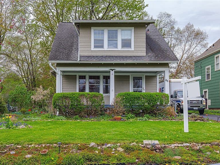 Listing photo 2