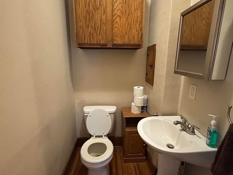 Listing photo 4