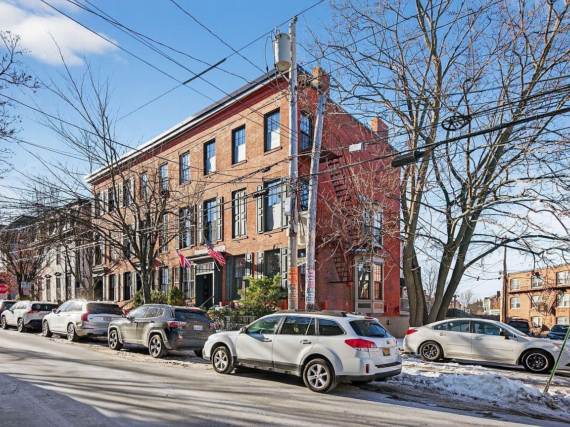 Primary listing photo