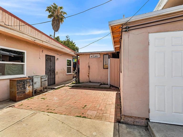 Listing photo 4