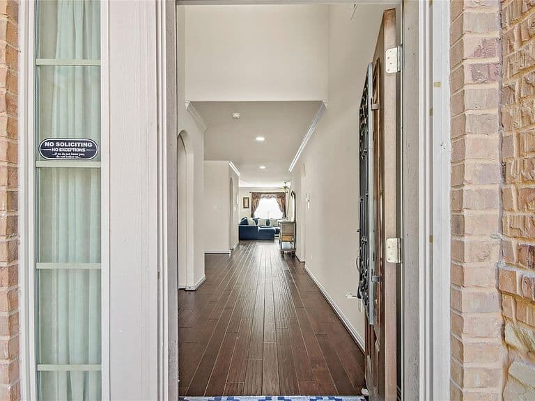 Listing photo 4