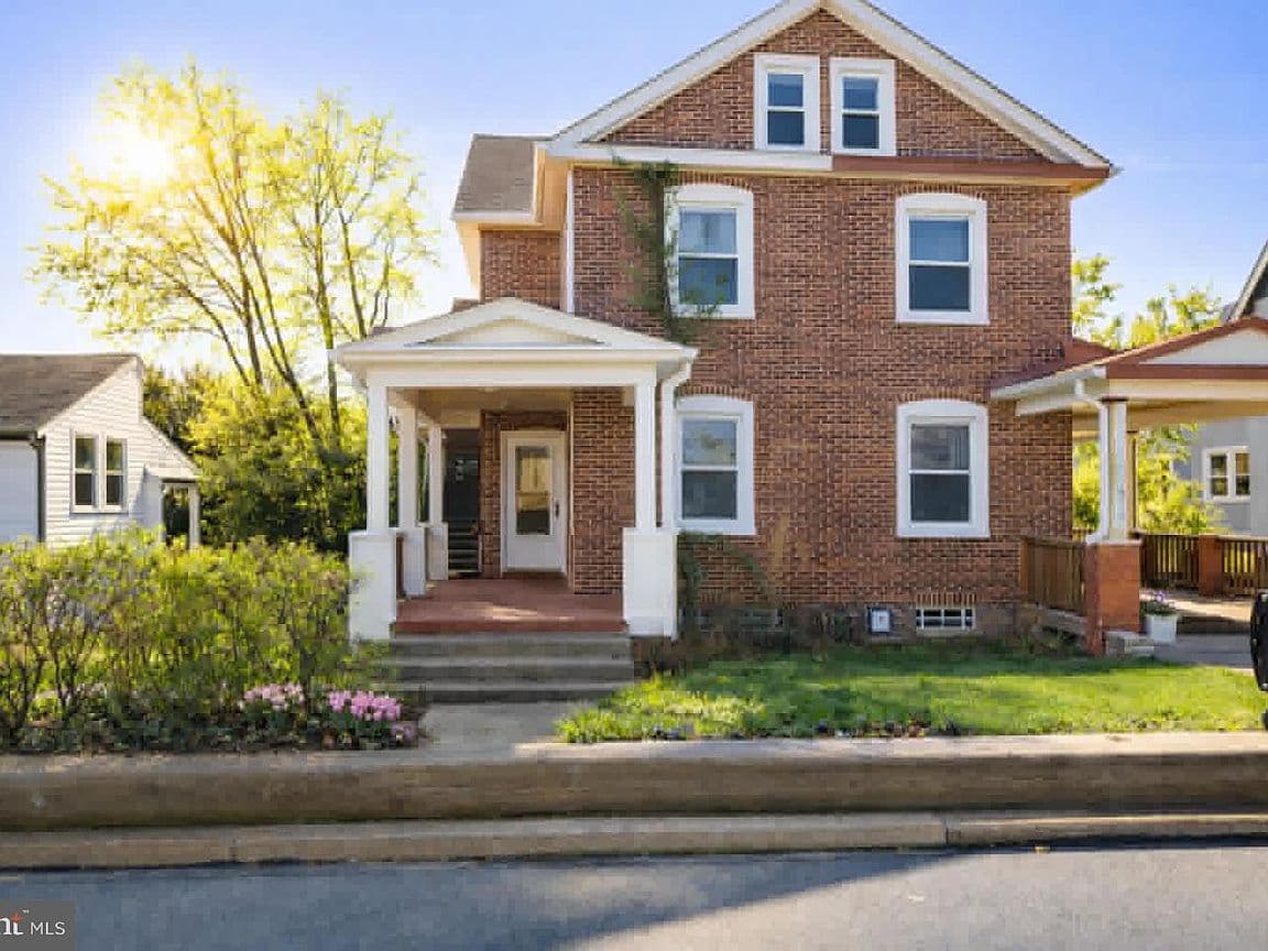 Primary listing photo